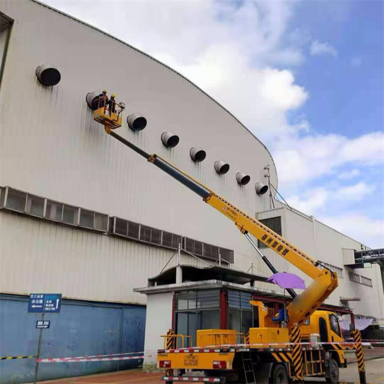 二七高空作业车出租服务：专业广告牌安装解决方案