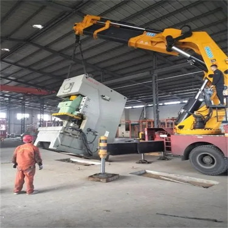 二七80吨折臂吊车出租附近电话