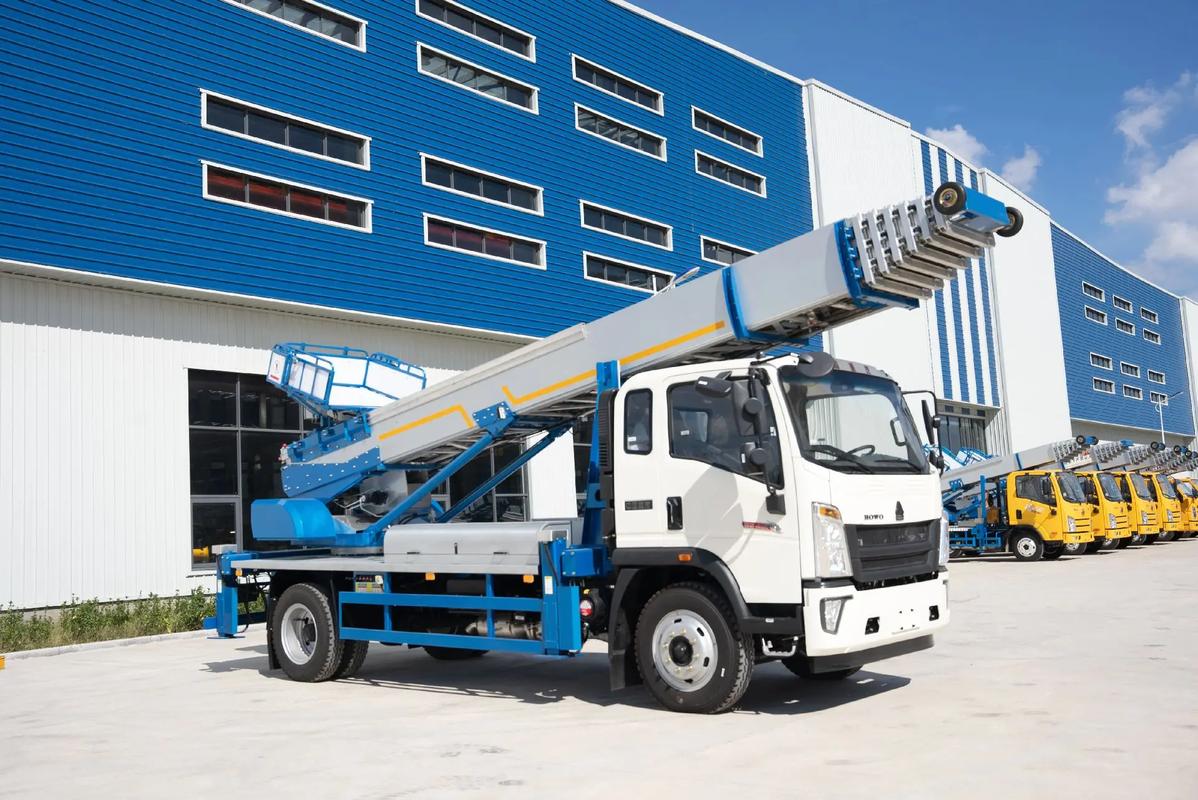 二七出租云梯车高空作业车 建筑垃圾搬运